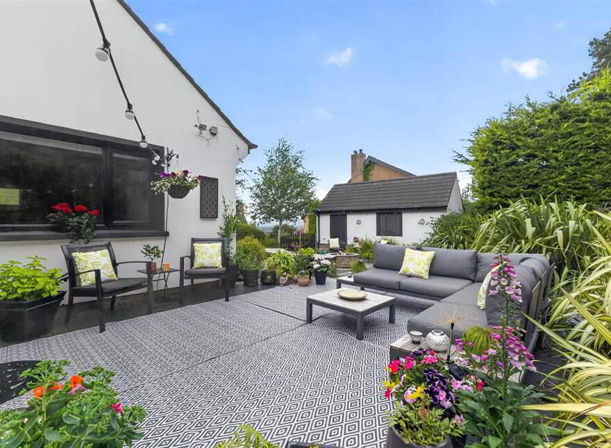 27 Royal Lodge Avenue, Belfast, BT8 7YR