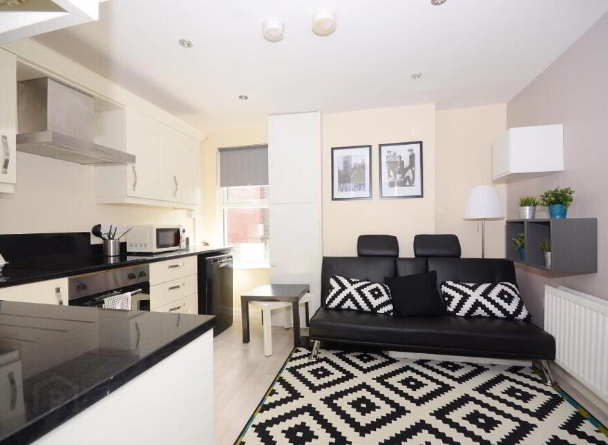 Flat 4, 31 Eglantine Avenue, Belfast, BT9 6DW