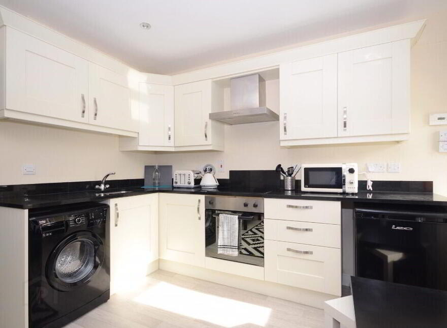 Flat 4, 31 Eglantine Avenue, Belfast, BT9 6DW