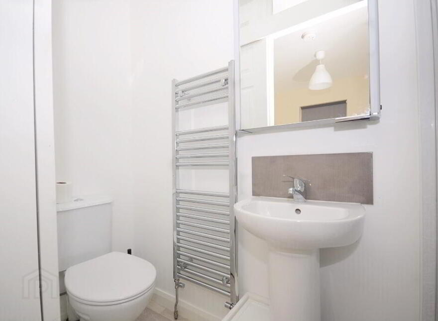 Flat 4, 31 Eglantine Avenue, Belfast, BT9 6DW