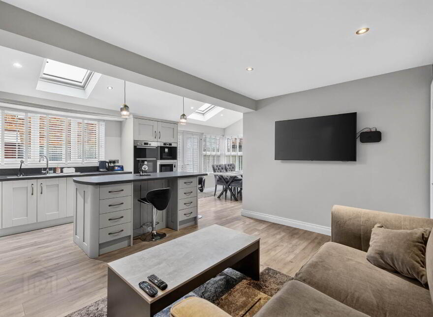 61 Glenwood Court, Lisburn, BT28 3UD
