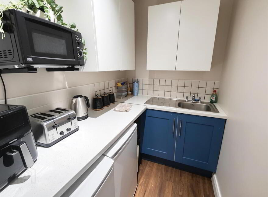 Unit 2, Weavershill Square, Belfast, BT14 8QU