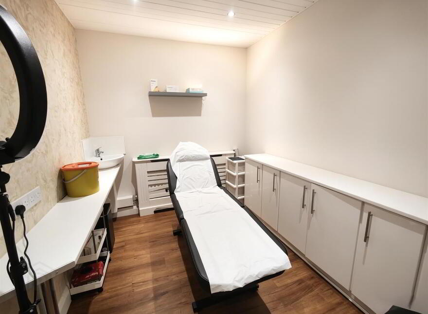 Unit 2, Weavershill Square, Belfast, BT14 8QU
