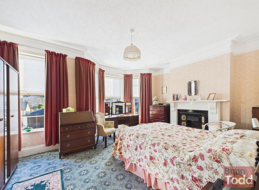 3 Chelmsford Place, Larne, BT40 1AF