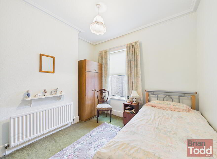 3 Chelmsford Place, Larne, BT40 1AF