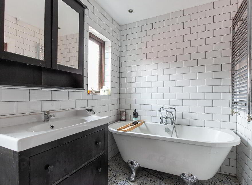 81 Lansdowne Road, Belfast, BT15 4AB