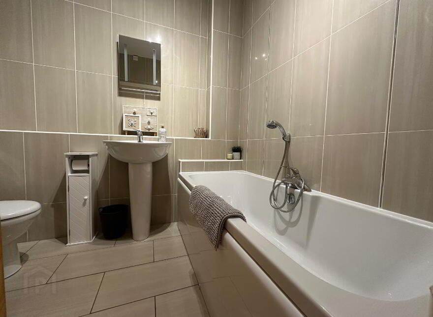 39 Tullymore Garden, Broughshane, Ballymena, BT43 7GU