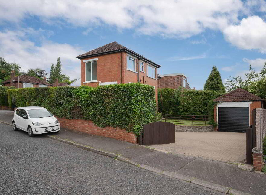 28 Richhill Crescent, Belfast, BT5 6HF