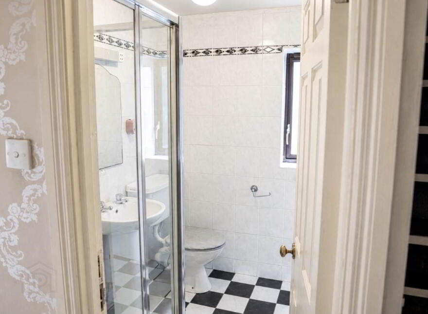 15 Oaklands Park, Letterkenny, F92C7HT