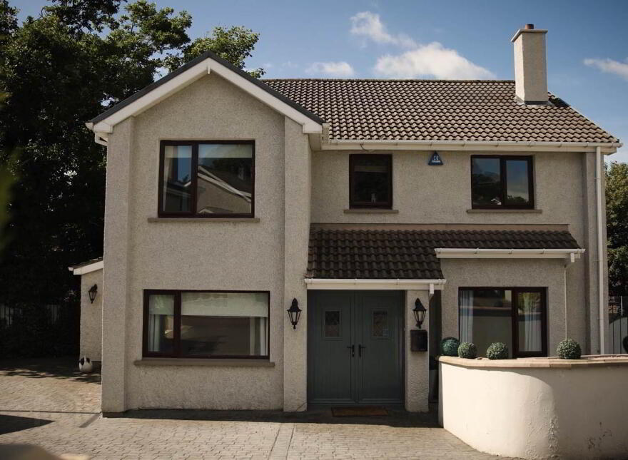 15 Oaklands Park, Letterkenny, F92C7HT