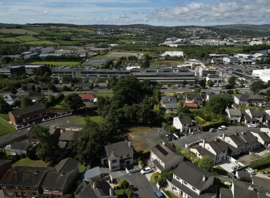 15 Oaklands Park, Letterkenny, F92C7HT