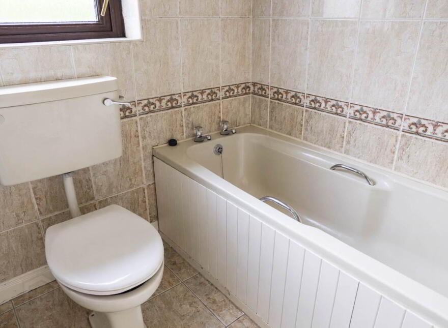 15 Oaklands Park, Letterkenny, F92C7HT