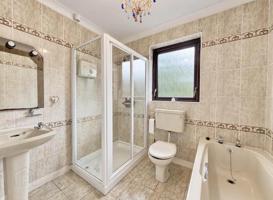 15 Oaklands Park, Letterkenny, F92C7HT