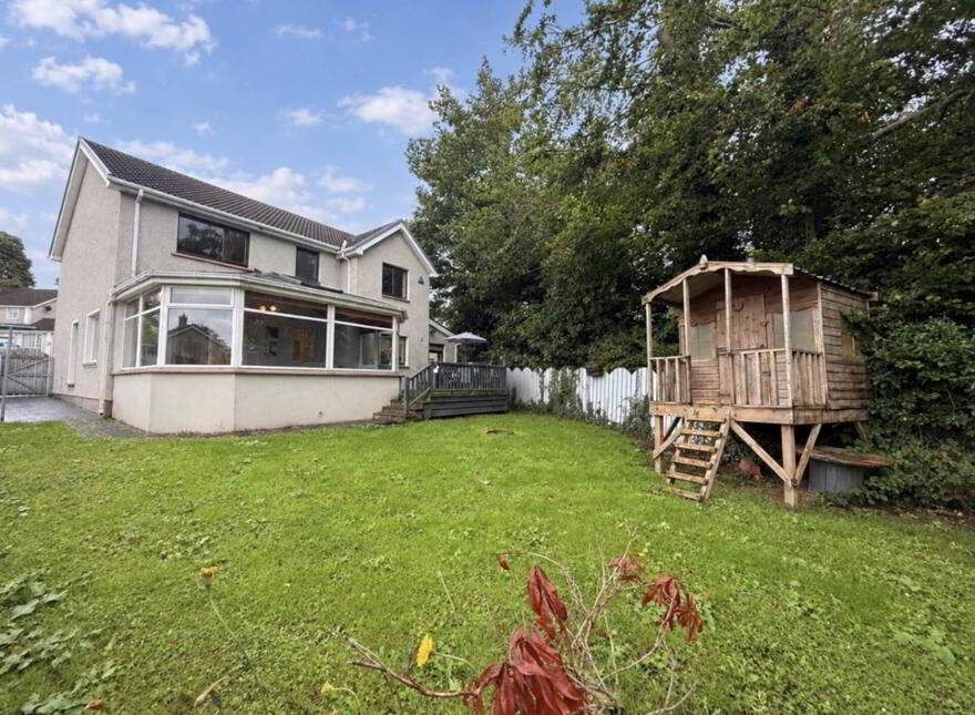 15 Oaklands Park, Letterkenny, F92C7HT