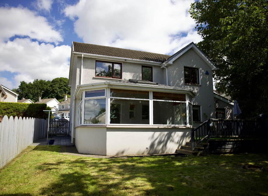 15 Oaklands Park, Letterkenny, F92C7HT