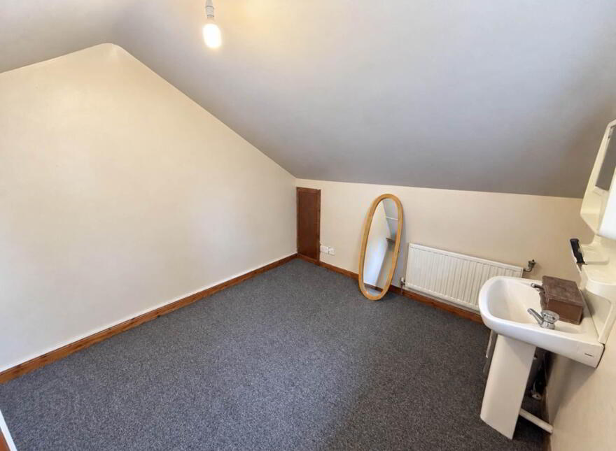 15 Oaklands Park, Letterkenny, F92C7HT