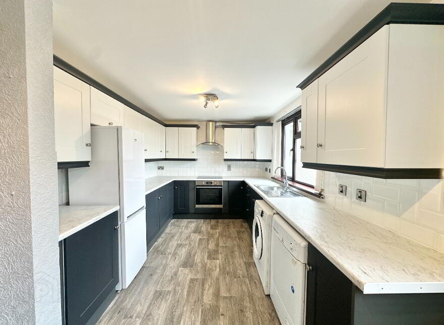 16 Father Cullen Park, Bessbrook, Newry, BT35 7AY