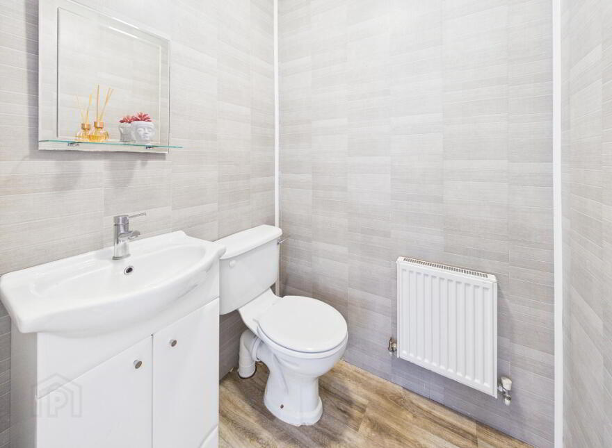 16 Hazelwood, Dublin Road, Thurles, E41E9C8