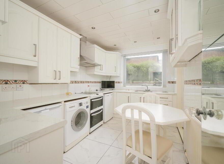 6 Cotswold Avenue, Belfast, BT8 6NA
