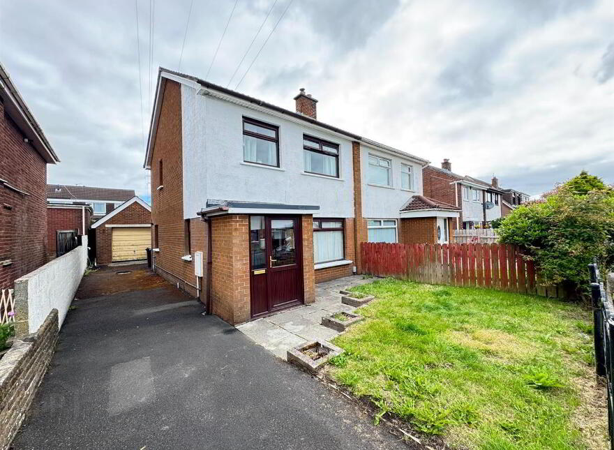 12 Ballyhenry Avenue, Glengormley, Newtownabbey, BT36 5AZ