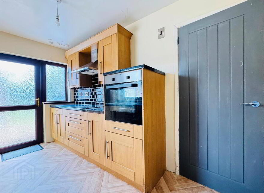 12 Ballyhenry Avenue, Glengormley, Newtownabbey, BT36 5AZ