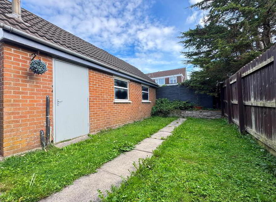 12 Ballyhenry Avenue, Glengormley, Newtownabbey, BT36 5AZ