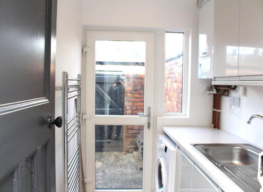 6 Sandbrook Park, Belfast, BT4 1NL