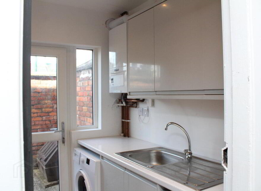 6 Sandbrook Park, Belfast, BT4 1NL