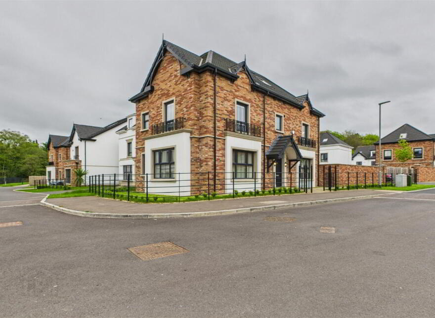 16 Castlehill Wood, Belfast, BT4 3PJ photo