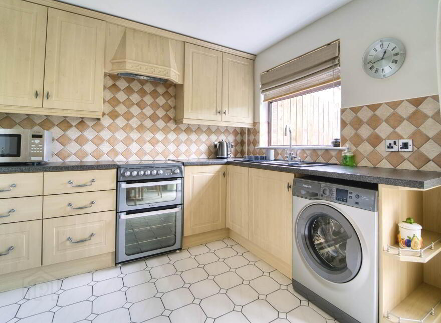 46 Glenwood Court, Lisburn, BT28 3UD