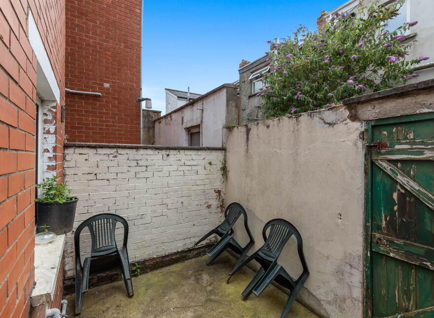 61 Downshire Road, Holywood, BT18 9LX