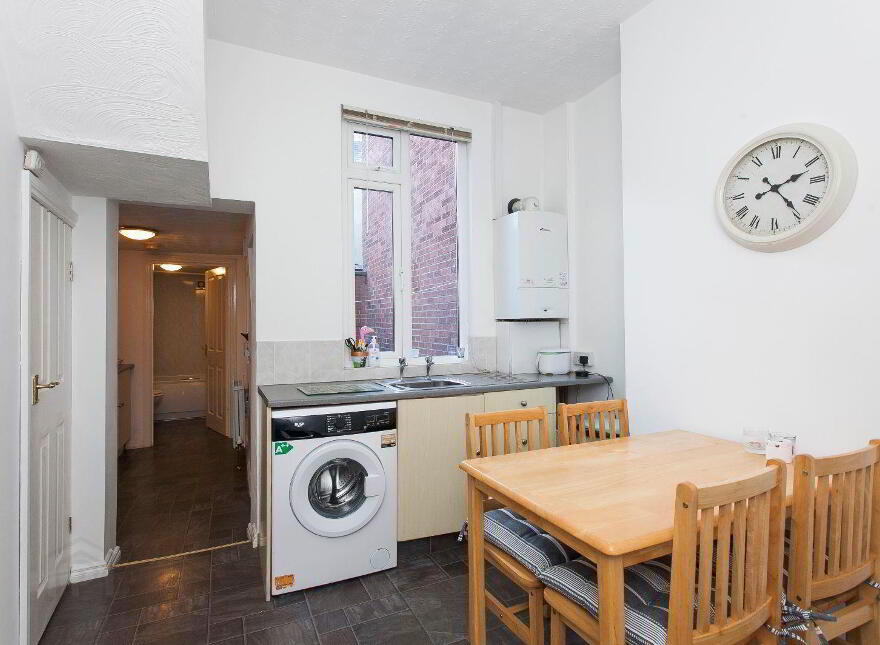 40 Brookland Street, Belfast, BT9 7FZ