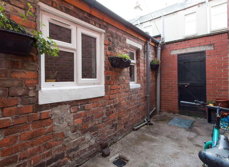 40 Brookland Street, Belfast, BT9 7FZ