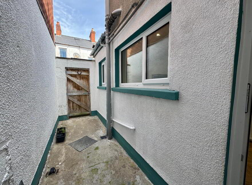 17 Ardenlee Drive, Belfast, BT6 8QL
