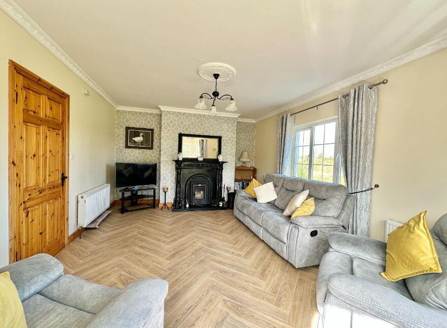 Tiernahinch Near, Clones, H23EA47