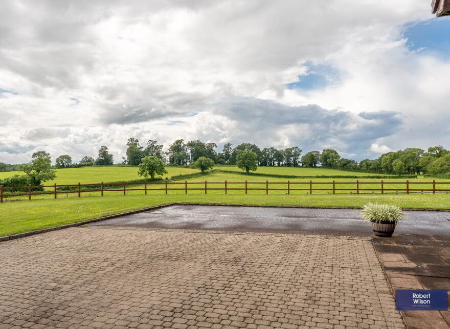 69a Ballinderry Road, Upper Ballinderry, Lisburn, BT28 2NL