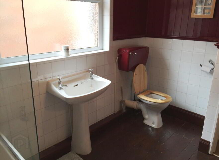 44 Titania Street, Belfast, BT6 8NT