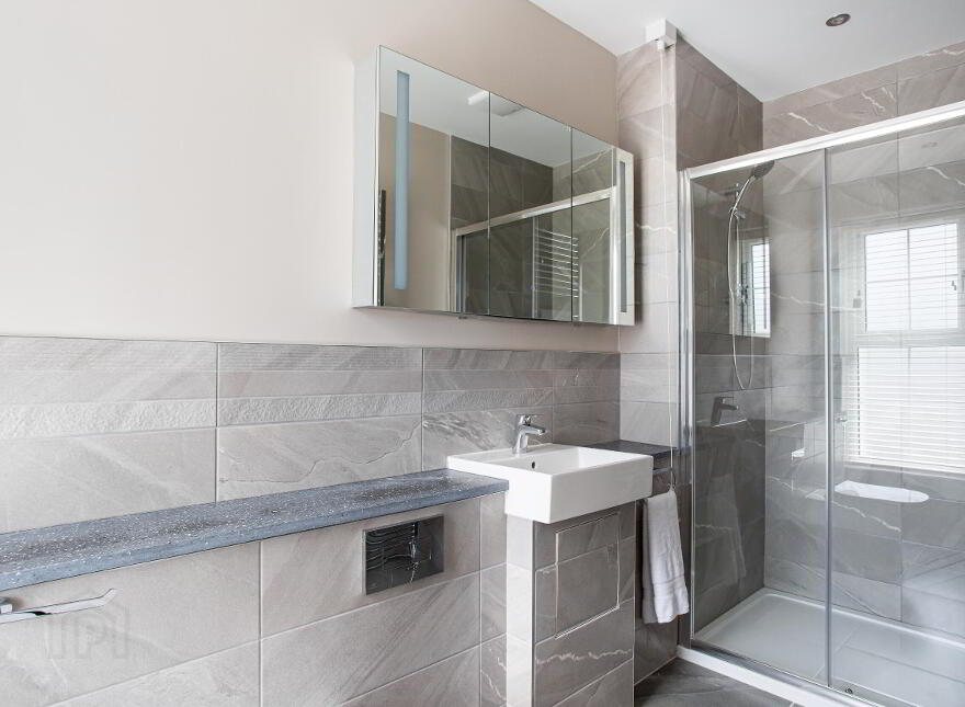 Lesley Park Royal, 1 Rosepark Gardens, Belfast, BT5 7WL