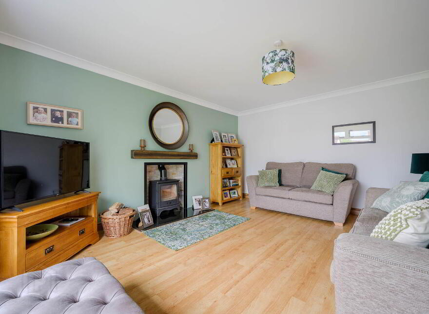22 Irvine Park, Bangor, BT19 7XR
