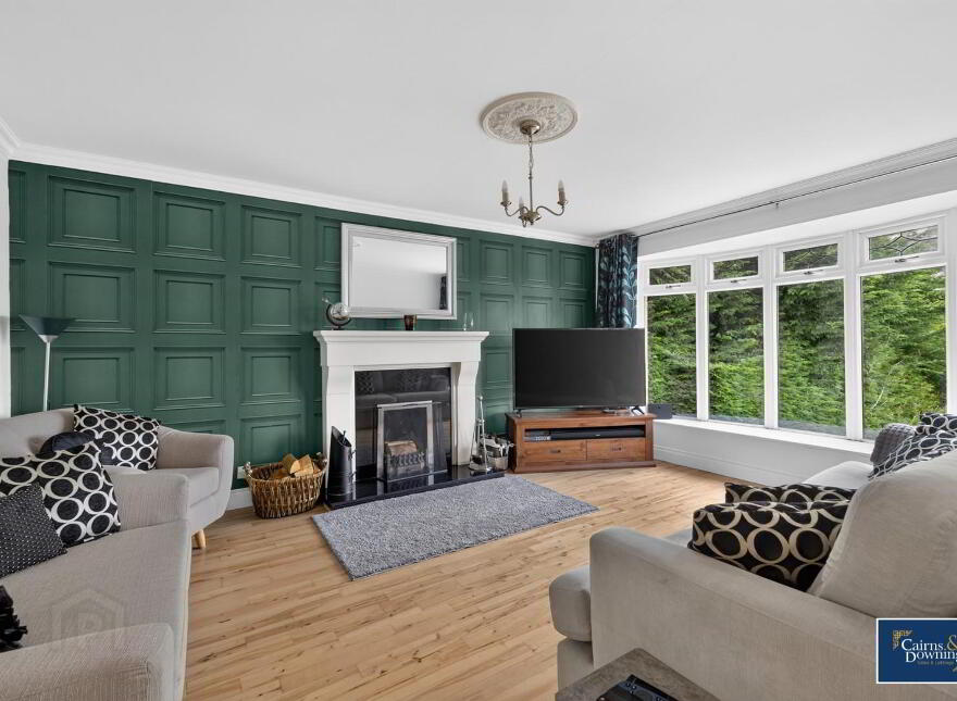 6 Hampton Court, Dromore, BT25 1SB
