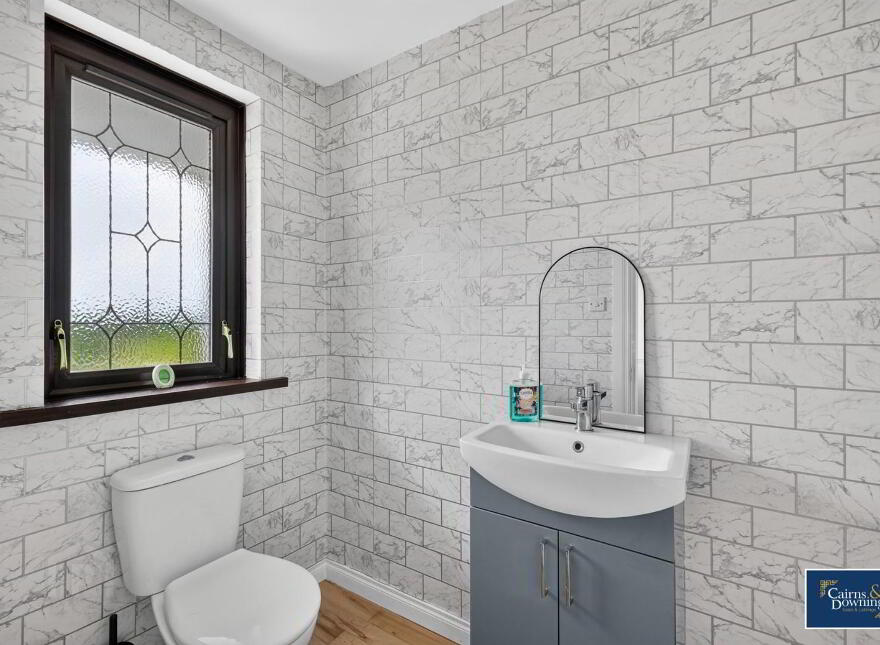 6 Hampton Court, Dromore, BT25 1SB