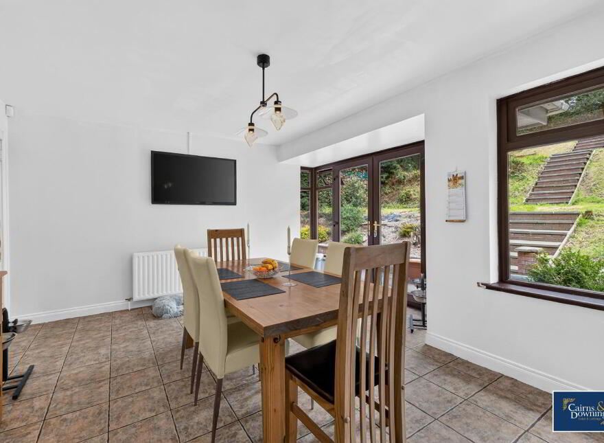 6 Hampton Court, Dromore, BT25 1SB
