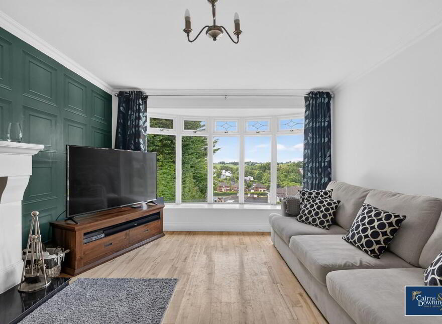 6 Hampton Court, Dromore, BT25 1SB