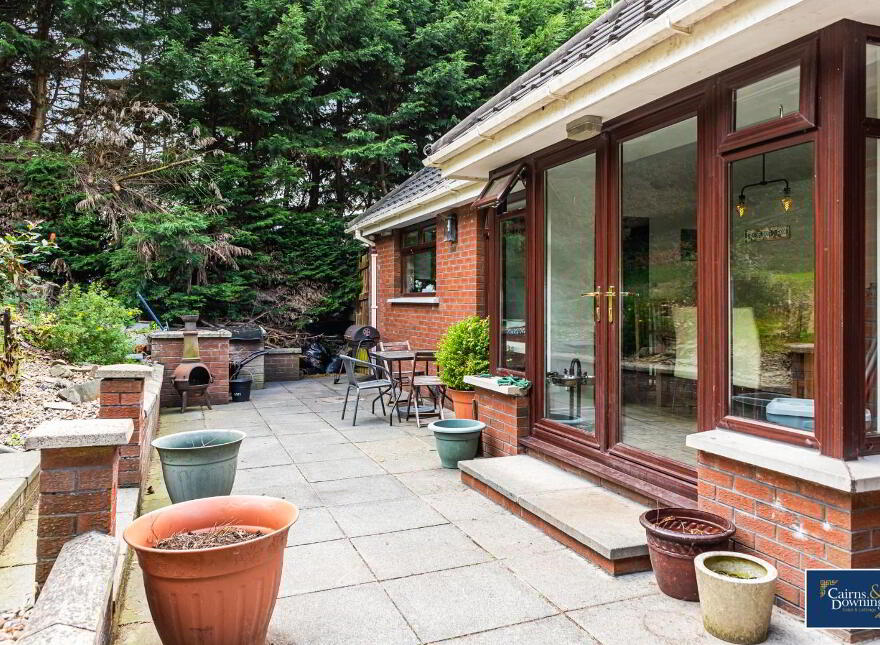 6 Hampton Court, Dromore, BT25 1SB