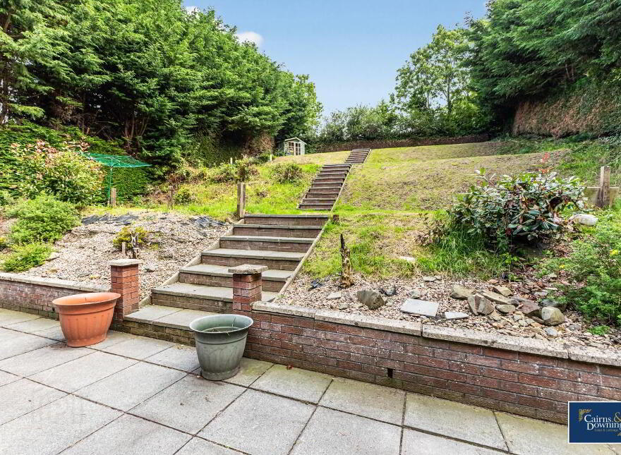 6 Hampton Court, Dromore, BT25 1SB