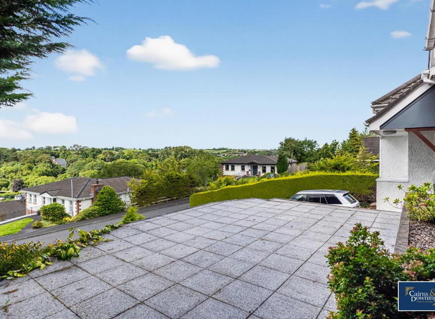 6 Hampton Court, Dromore, BT25 1SB