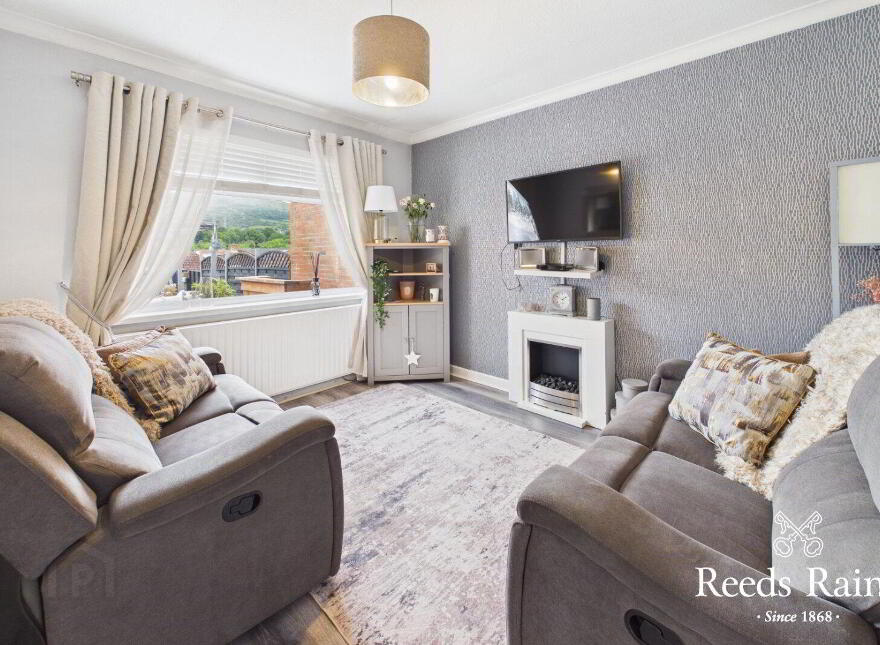 24 Mountainview Drive, Belfast, BT14 7GX