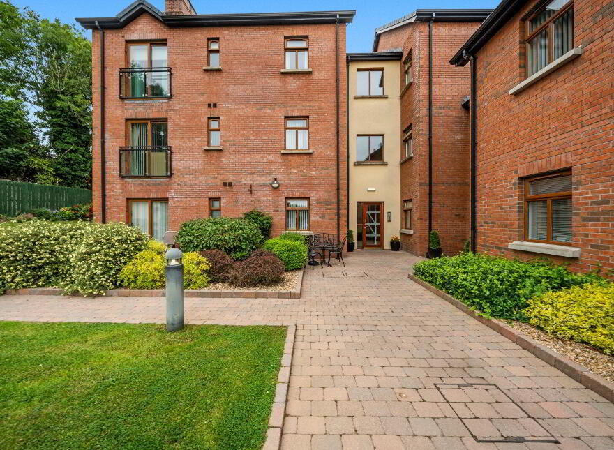 8 Thornleigh Mews, Lisburn, BT28 2PW