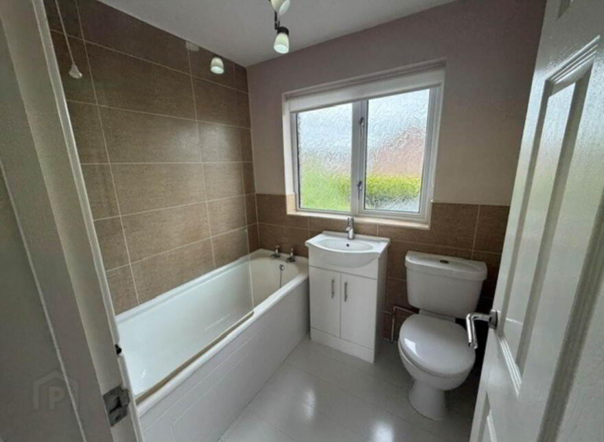 91 Ballystrudder Gardens, Islandmagee, Larne, BT40 3SU