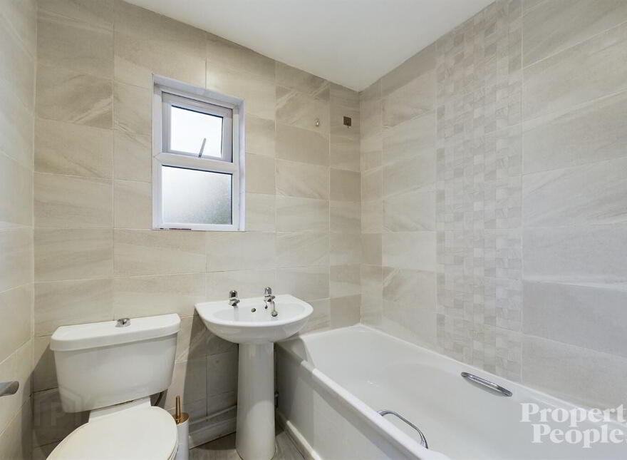 15 Hill Crest, Bangor, BT20 4EH